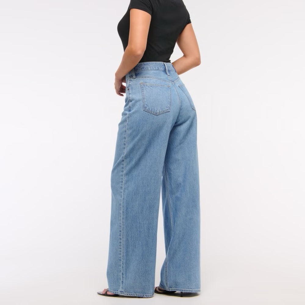 NWT The Wide Leg High Rise Jean Curve Love
